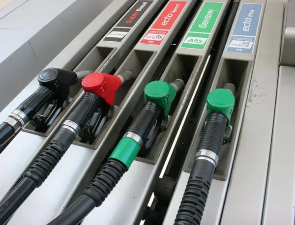 КЗК проверява големи вериги бензиностанции