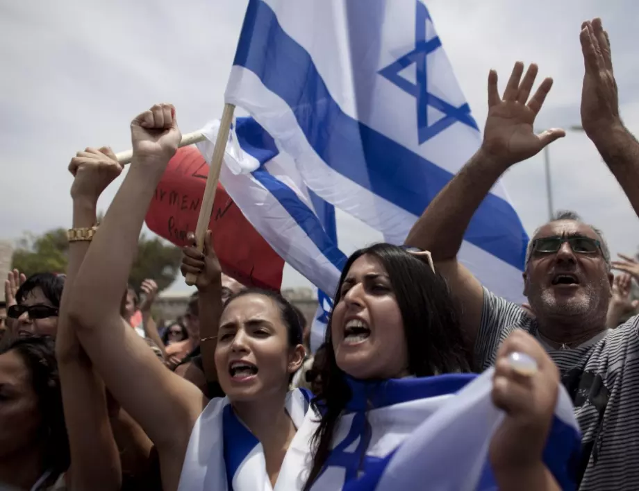 "Искаме по потници": Израелки протестираха срещу половата сегрегация  