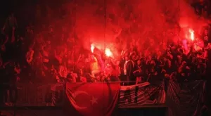 Фенове на Галатасарай и Борусия (Д) се сбиха в Истанбул