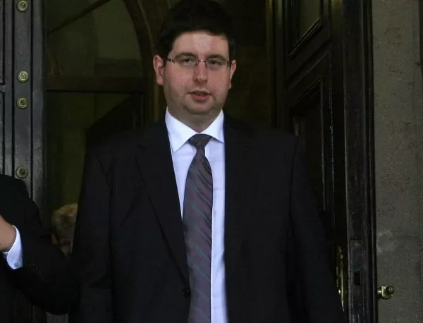 Чобанов уверява, че КТБ вече не държи парите на половината държавни предприятия