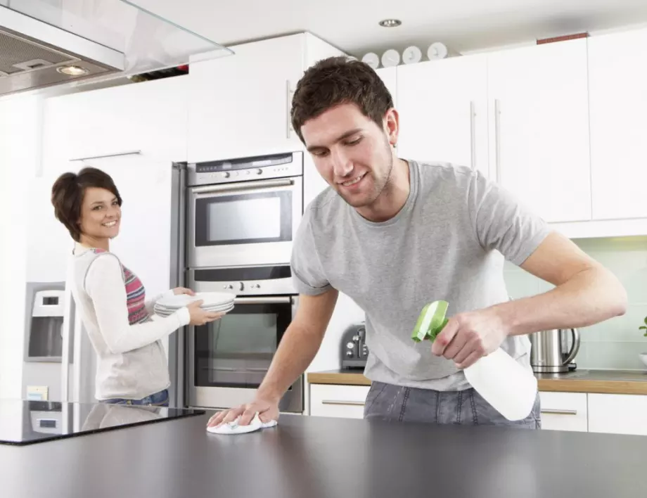 6 начина да почистите кухненския плот за секунди
