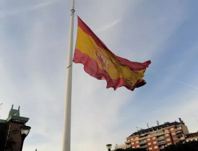 Ученик с арбалет уби учител в Испания