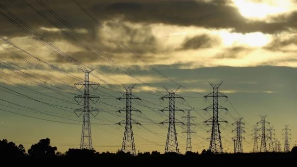 Намалянето на цената на тока всъщност ще ощети хората, твърдят ЕРП-та