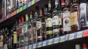 Русия обмисля да забрани продажбата на алкохол в почивните дни