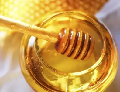 Захаросва ли се истинският мед – ето как да го познаете