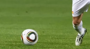 Играч смири с целувка съперник, с който се сблъска (ВИДЕО)