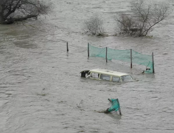 Четирима загинаха при наводнение в Румъния