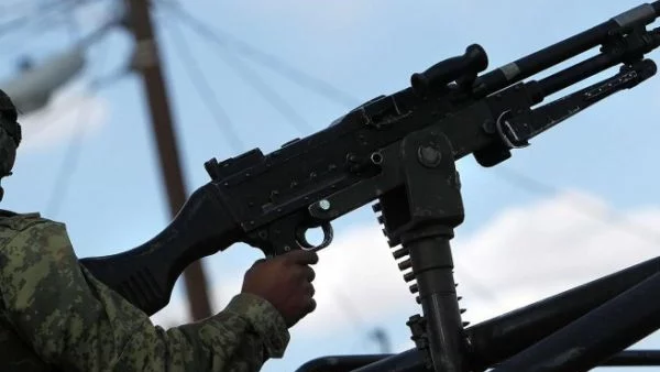 САЩ още се чуди дали да доставя оръжие на Украйна