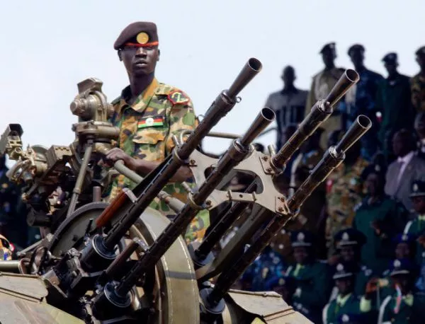 Почти две години в Южен Судан продължава да гори отровният пламък на войната