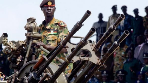 Почти две години в Южен Судан продължава да гори отровният пламък на войната