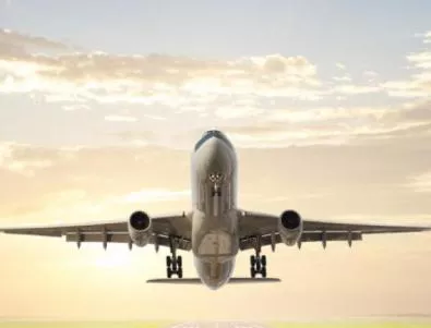 Пътник приземи аварийно малък самолет във Великобритания