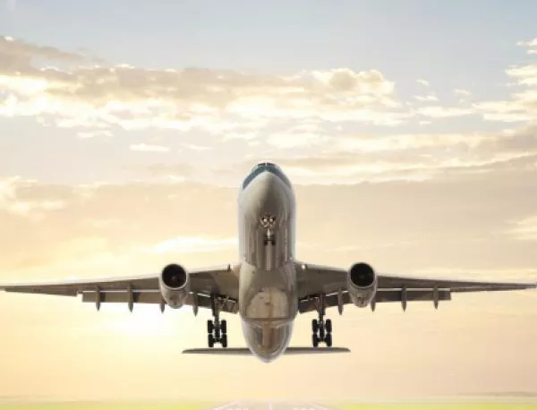 Пътник приземи аварийно малък самолет във Великобритания