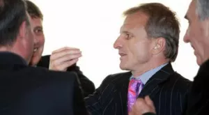 {{ otherArticle[0].article.title }}