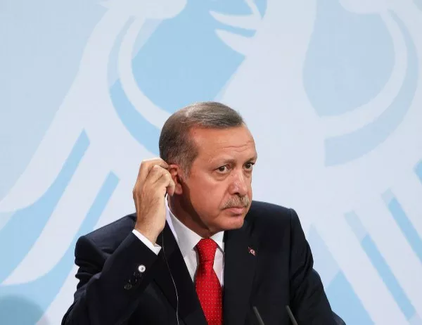 Ердоган: Турция ще разшири операцията в Сирия до други контролирани от кюрдите градове 