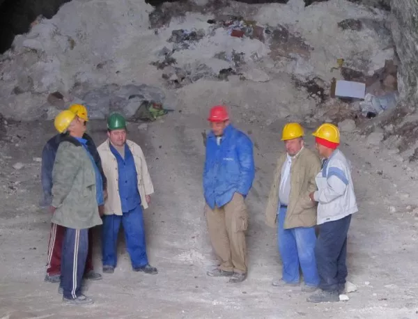 Прекратиха стачката в мина "Черно море"