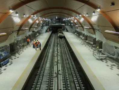 Грубият строеж на метростанцията при Летище София е готов