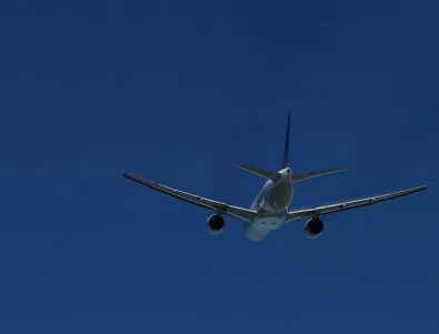 Самолет се върна на варненското летище заради технически проблем