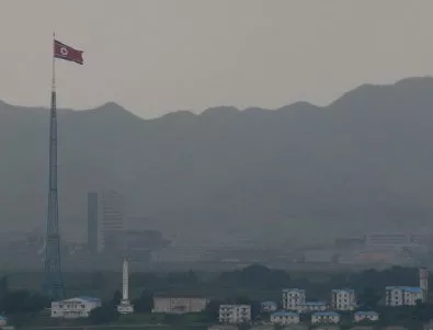 Северна Корея вероятно има материали за направата на 60 ядрени бойни глави