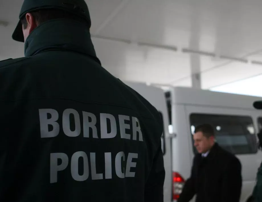 Хърватски гранични полицаи върнаха словенския вътрешен министър