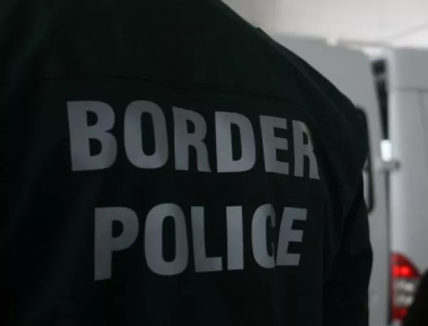 Шефът на "Гранична полиция" с обяснение по запис от камера как минават мигранти