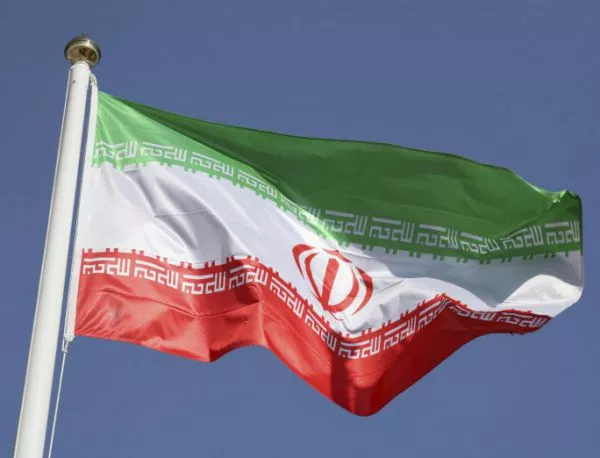 Те дърпат конците в иранската икономика