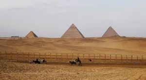 Поскъпват билетите за египетските пирамиди 