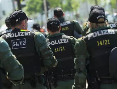 Полицията в Кьолн успя да удържи и не допусна кърваво меле
