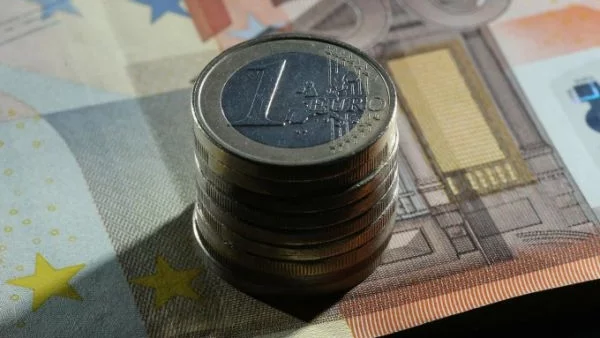 Проклятието на слабото евро