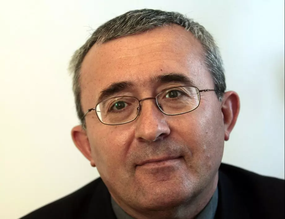 Слатински: По света имат института "Роберт Кох", у нас Мангъров промива мозъци