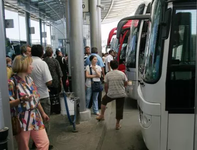 Хората се връщат в София от почивката, пуснаха извънредни автобуси