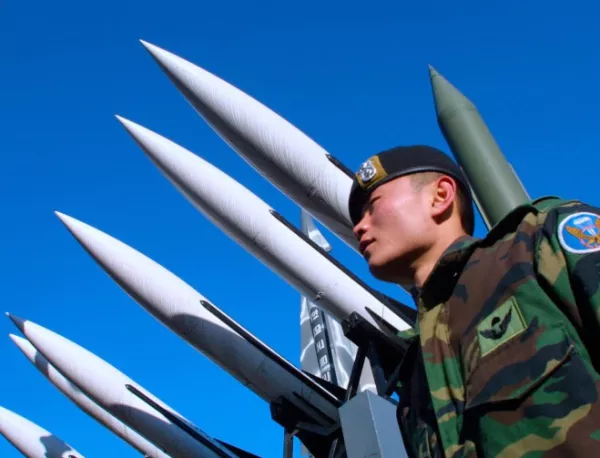 Северна Корея пак изстреля ракета