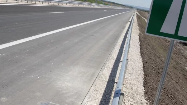 Пътните настилки са сухи