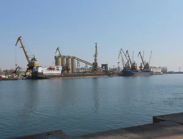 Отварят за свободен достъп пристанището в Бургас