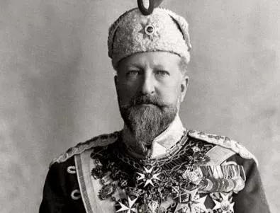 Цар Фердинанд I абдикира и напуска завинаги България