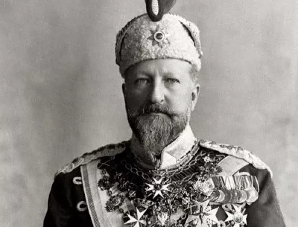 Цар Фердинанд абдикира в полза на сина си Борис III 