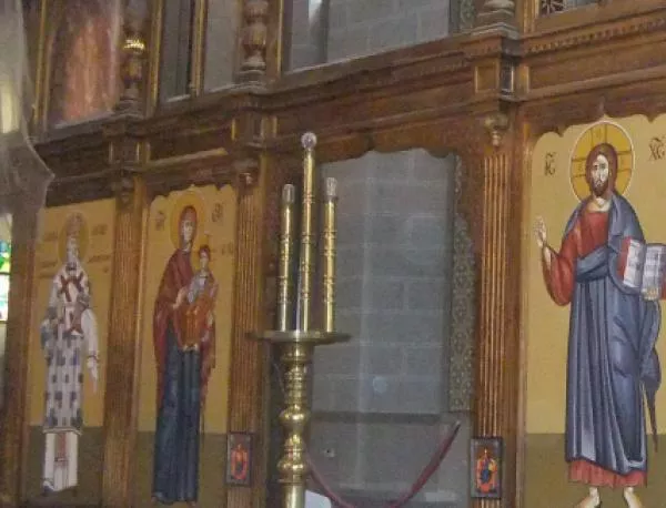 Чудотворната икона "Света Богородица - Достойно есть" ще отпътува от Ботевград за Тетевен