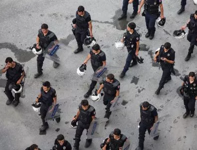 Турската полиция нахлу в сградата на вестник 