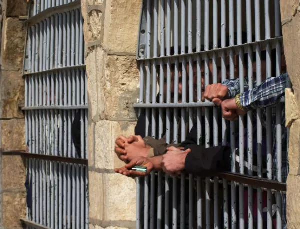 По четири години затвор за трафикантите на Айлан Кюрди