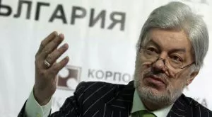 Михов с остра критика към футболните ръководители в България