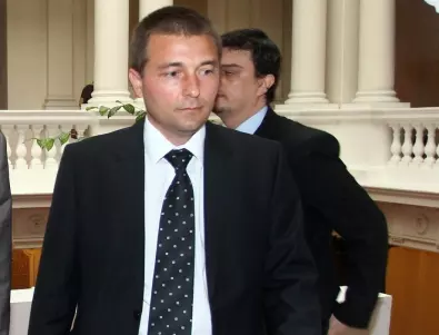 Засега съдът върна в ДАНС уволнен ръководител, забранил на Рашков достъп до класифицирана информация