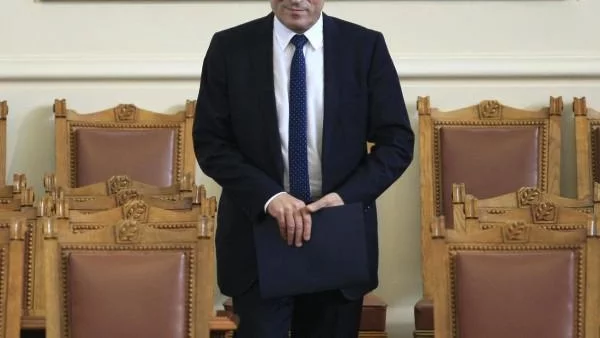 Орешарски: Ще издържим, въпросът е ГЕРБ ще може ли да издържи
