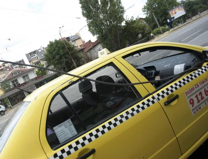 Таксиметров шофьор е изнасилил жена в София