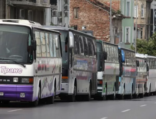 Бракуват старите автобуси и тролеи във Варна