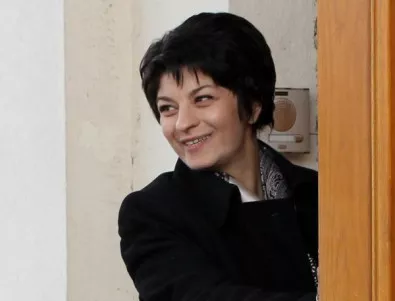 Бивш министър: Андреева няма идея какво да прави със здравно неосигурените лица