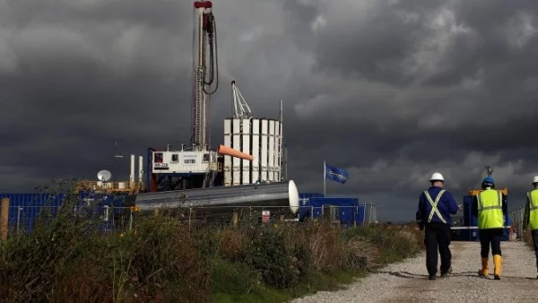 Нидерландия ще ограничи добива си на газ заради земетресенията 