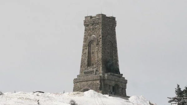 Храм-паметникът Шипка остава без директор