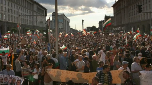 #ДАНСwithme подновява протестите