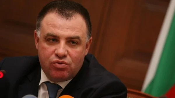 За съжаление не Бойко Борисов ръководи ГЕРБ
