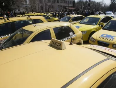 Варненските таксиметрови шофьори подготвят национален протест в цялата страна