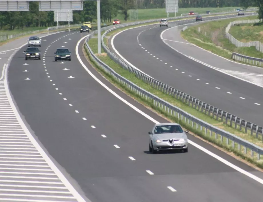 Заради запаления камион: До понеделник асфалтират при 270-ти км на магистрала "Тракия" 